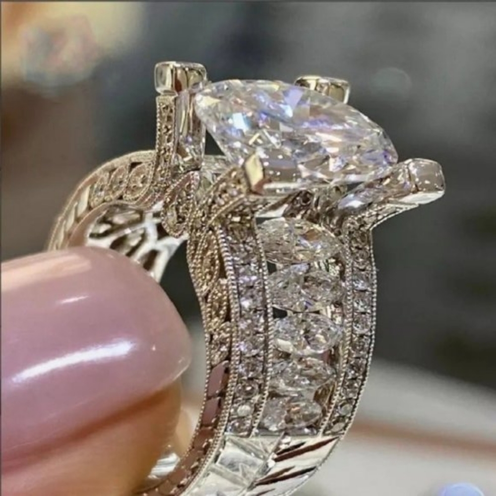 New “5.4 CT Sterling Silver Diamond Ring - Picture 2 of 3